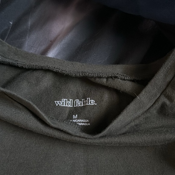 Olive green or army green size medium from wild fable - Picture 2 of 3